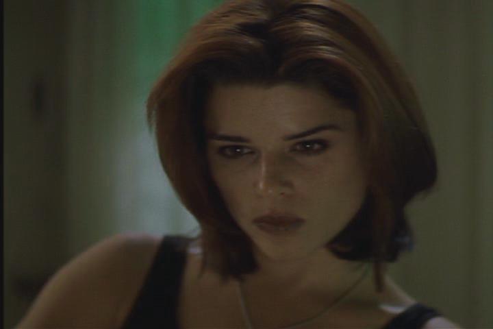 BabeStop - World's Largest Babe Site - neve_campbell015.jpg