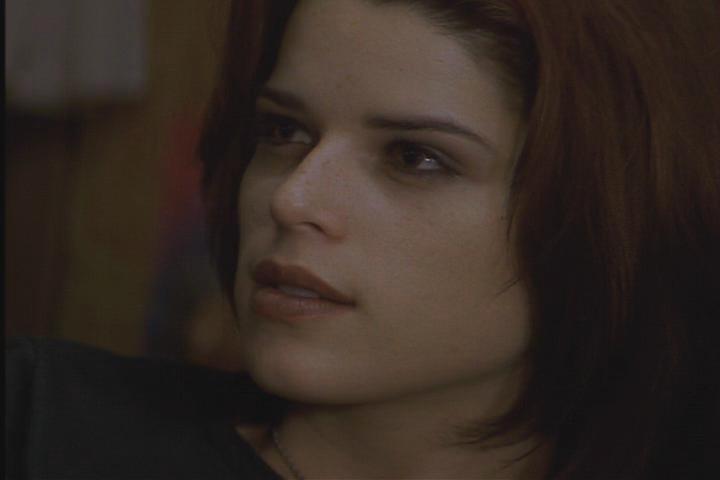 BabeStop - World's Largest Babe Site - neve_campbell055.jpg