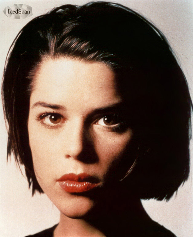 BabeStop - World's Largest Babe Site - neve_campbell150.jpg